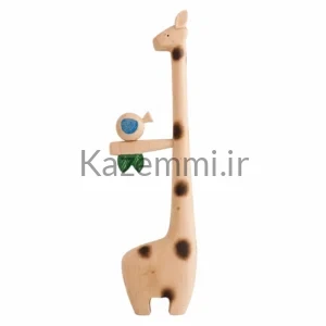 نمای کامل مجسمه چوبی زرافه شاخه دار