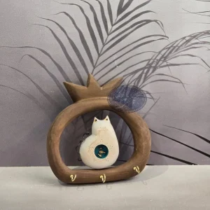۱۰. جاکلیدی فانتزی چوبی طرح گربه برای ورودی خانه