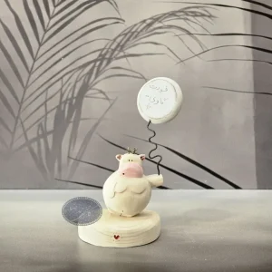 مجسمه چوبی خودت گاوی با طراحی فانتزی